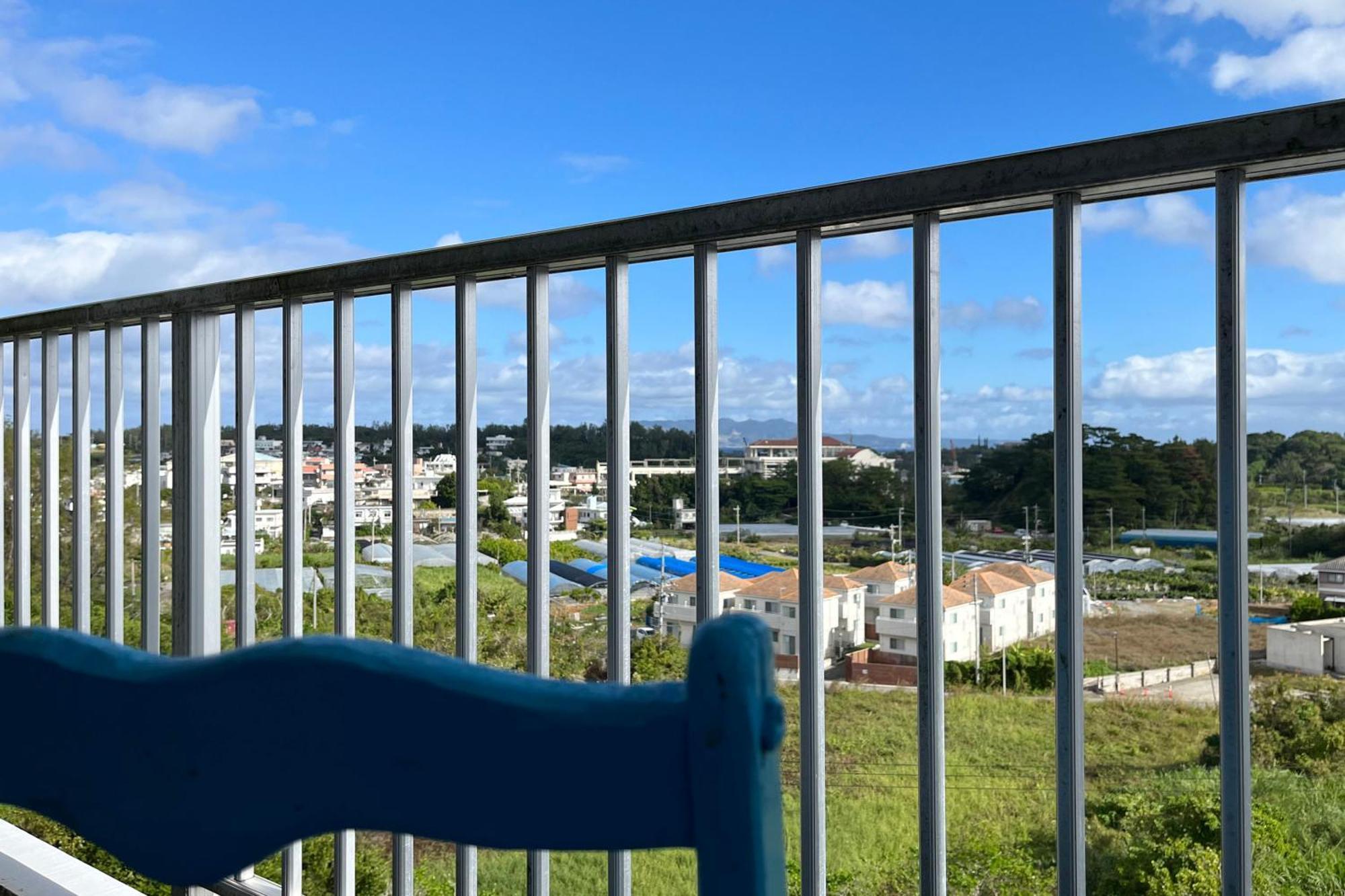 Crystal Inn Onna Bagian luar foto
